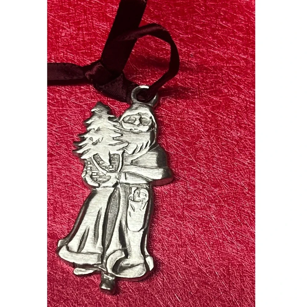 Longaberger Kriss Kringle 1991 Vintage Christmas Ornament Metal Santa Claus